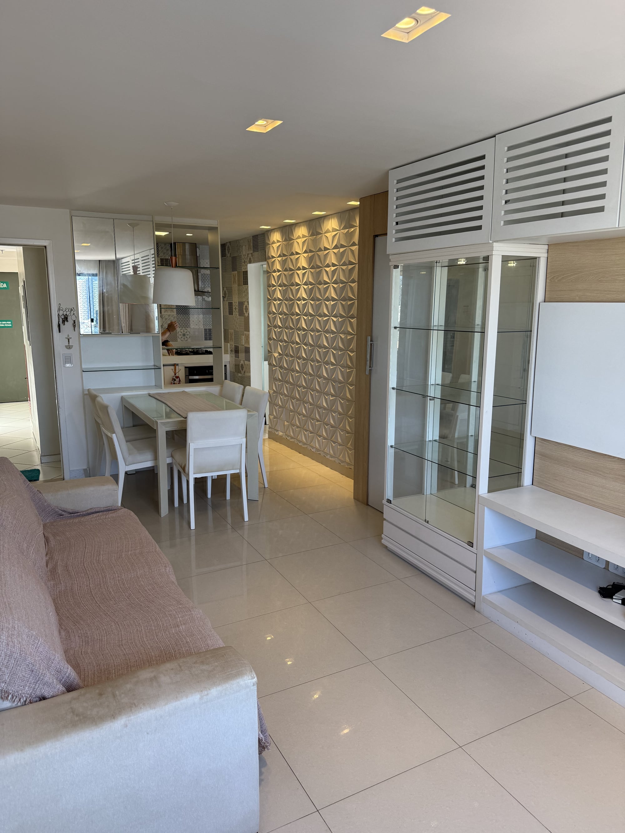 Sala integrada à varanda do apartamento no Residencial Alto da Boa Vista