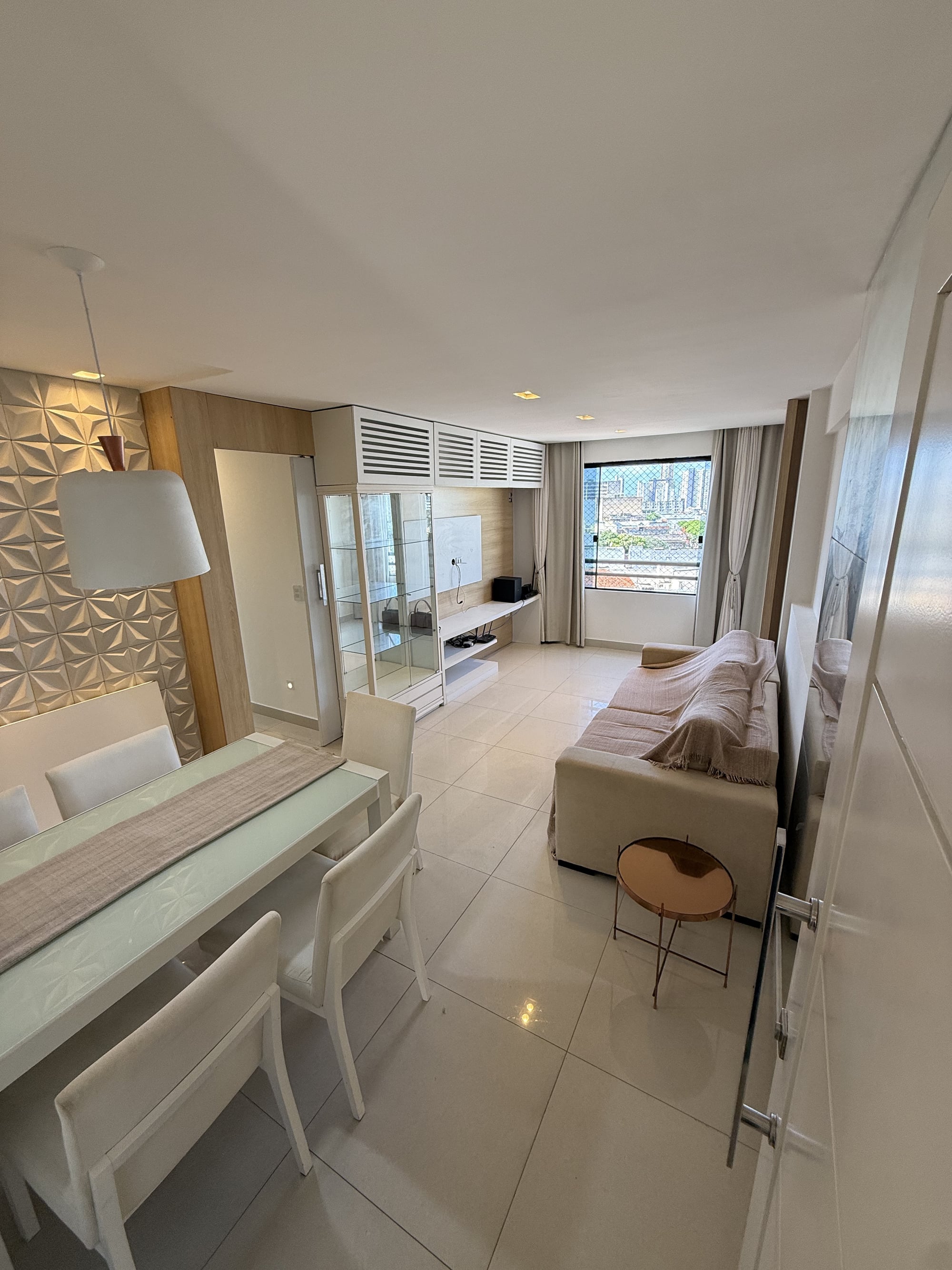 Sala de jantar do apartamento no Residencial Alto da Boa Vista