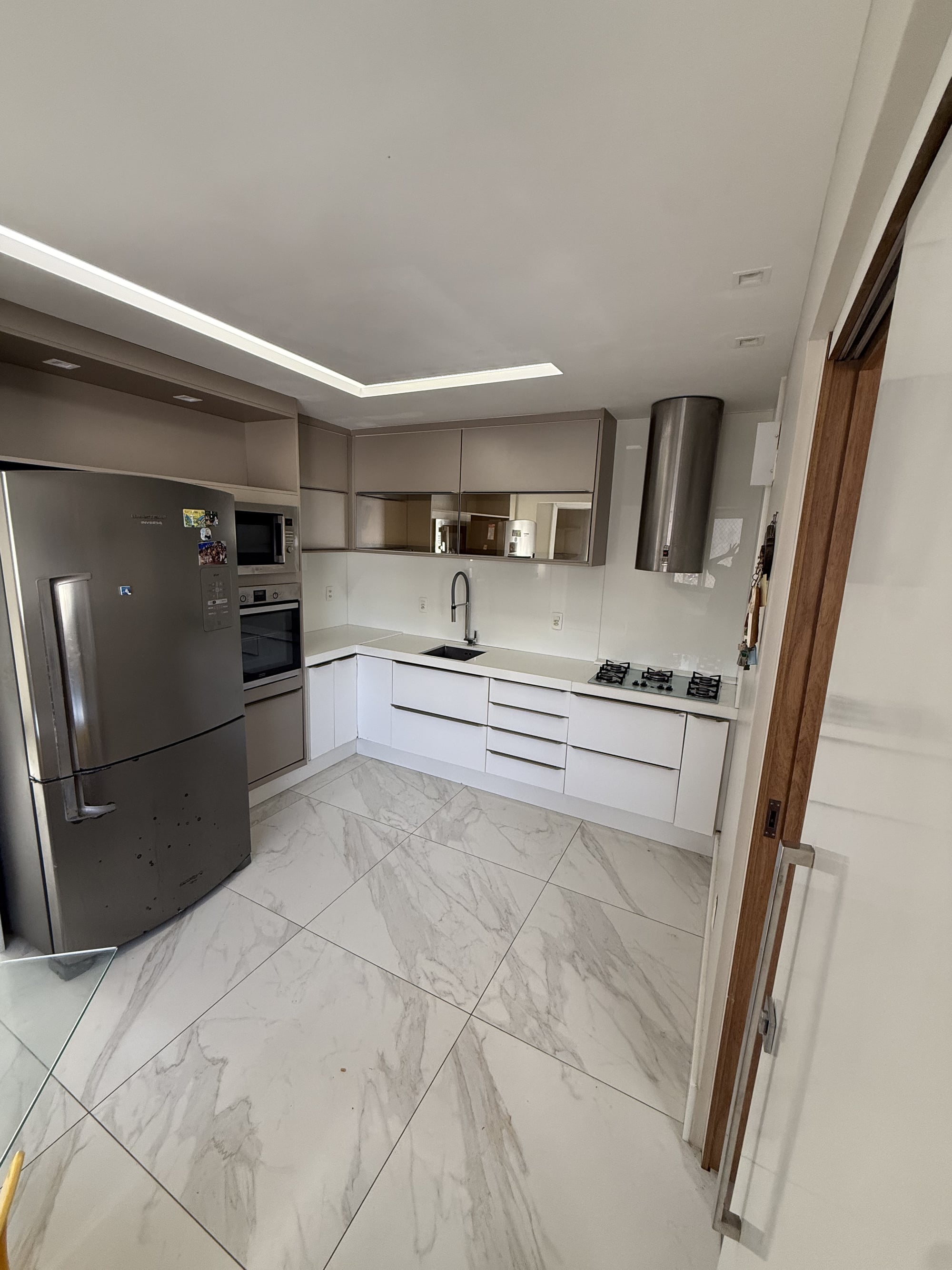 Cozinha planejada do apartamento no Residencial Amadeus Mozart