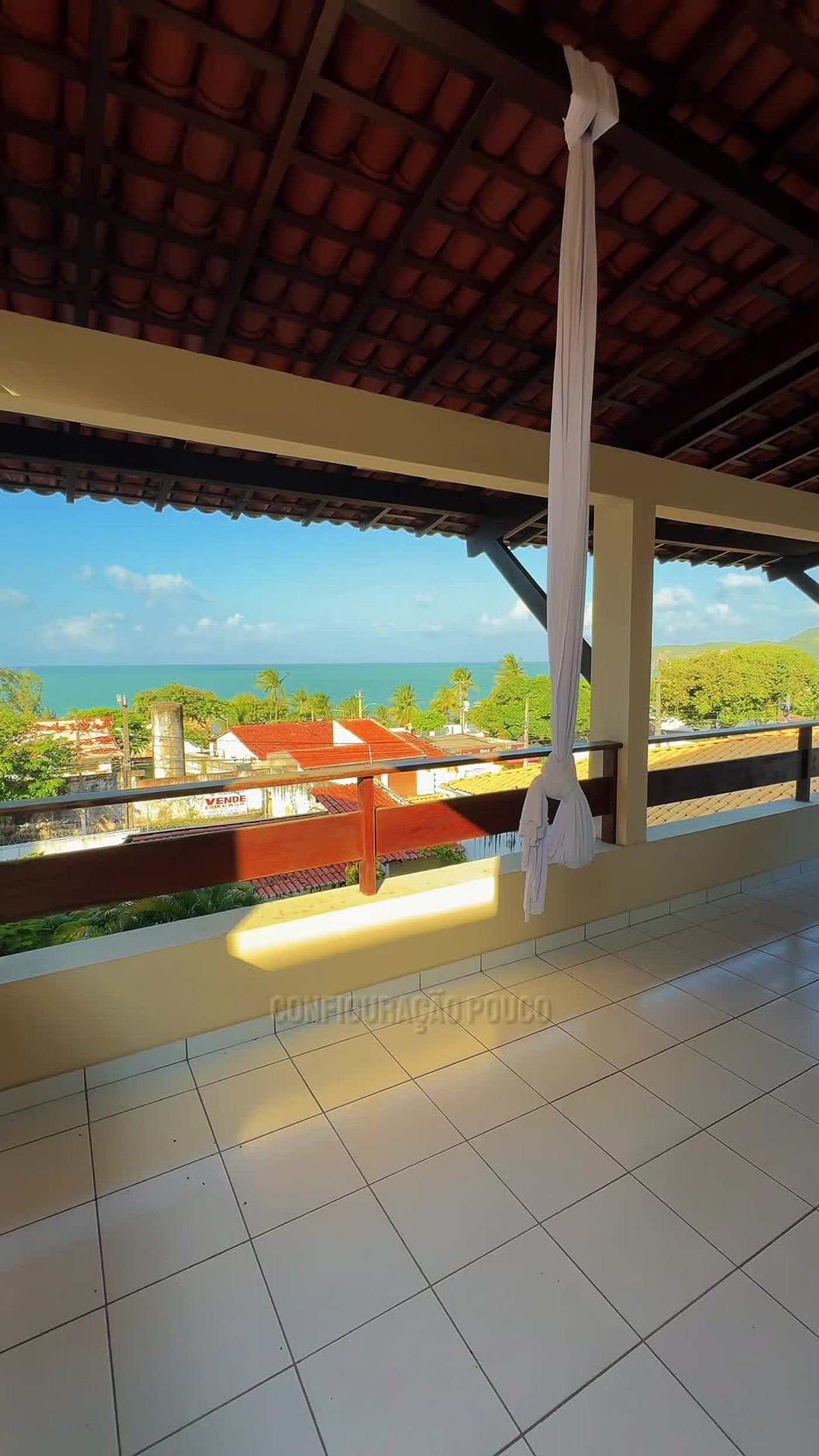 Vista para o mar a partir da varanda da Casa de Ponta Negra, com o Morro do Careca ao fundo
