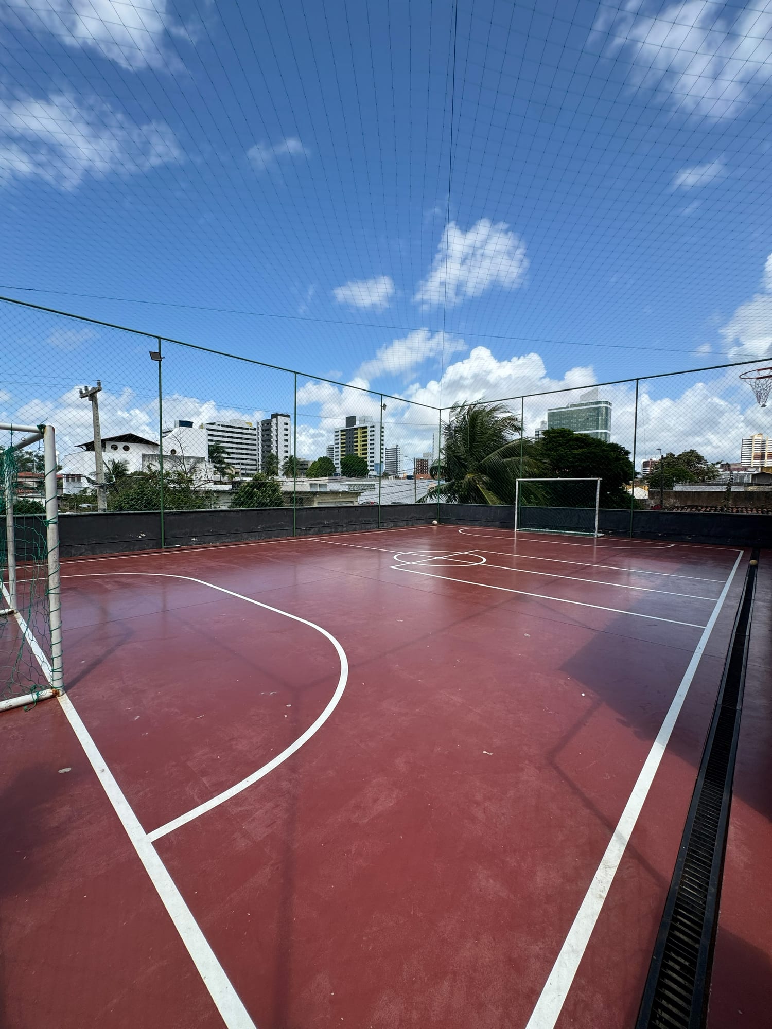 Quadra poliesportiva coberta do Residencial Graciliano Ramos