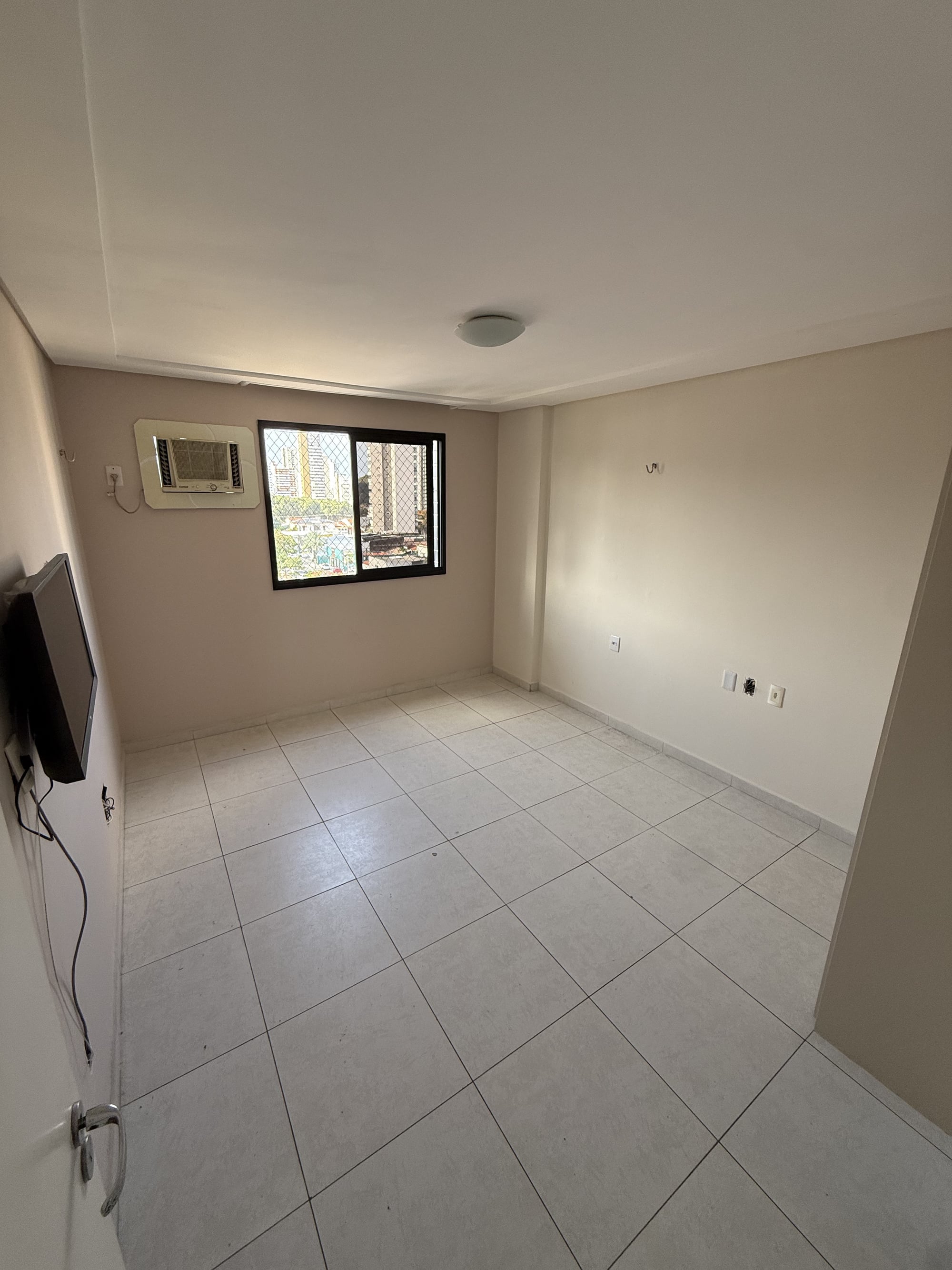 Terceira suíte do apartamento no Edifício Lourdes Lamartine, com ar-condicionado instalado